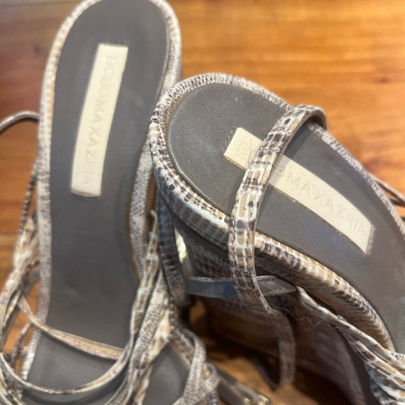 BCBG Max Azria platform sandals - Picture 3 of 3
